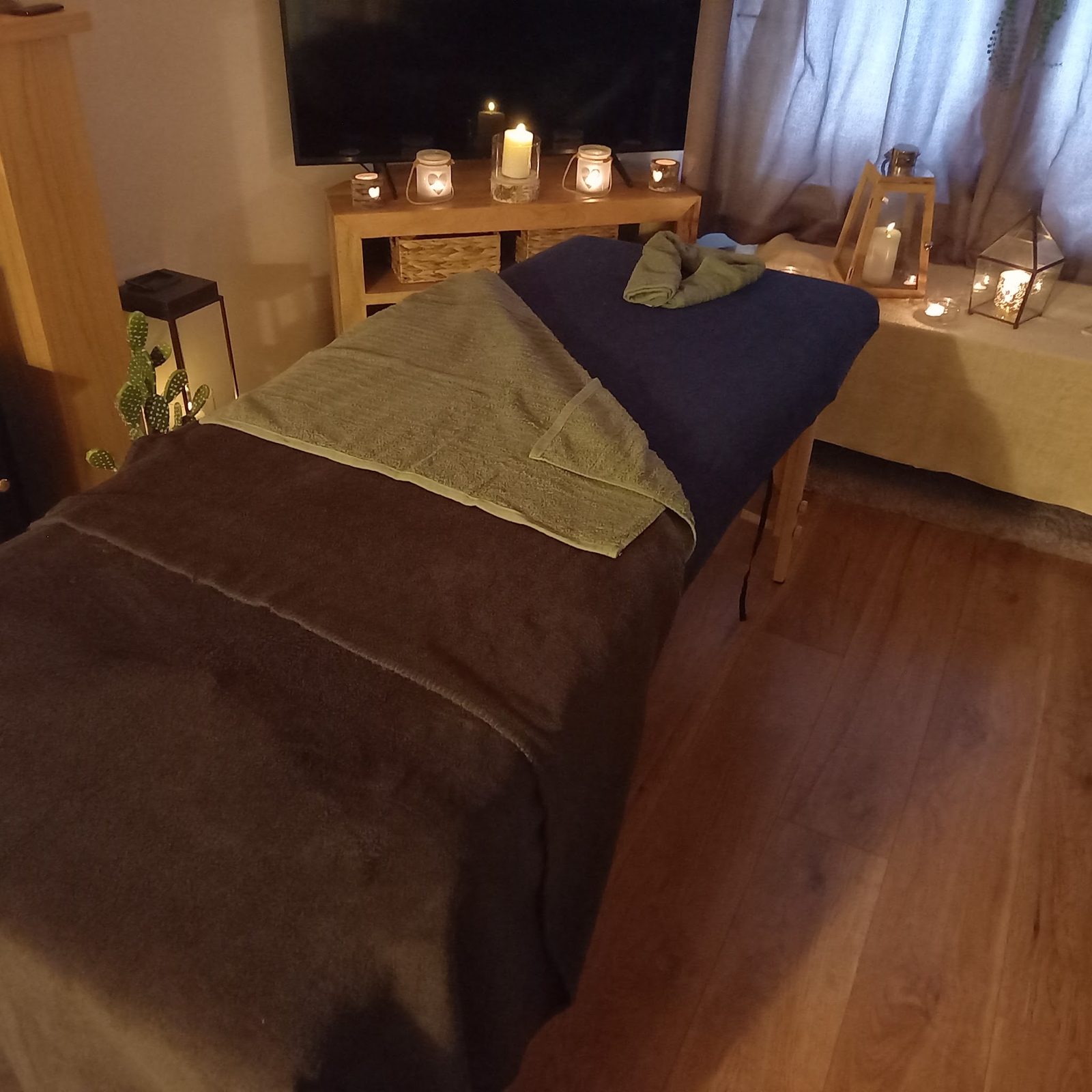 The couch by candlelight